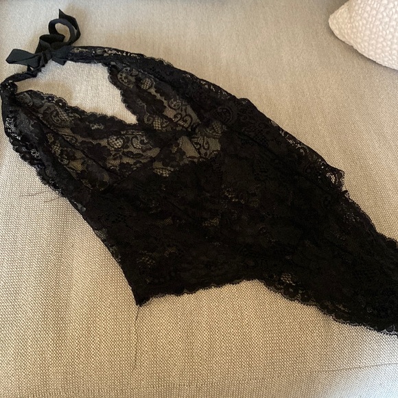 Lace One piece - Picture 1 of 3